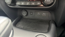 Nissan Juke 1.0 DiG-T N-Connecta 5dr DCT Petrol Hatchback